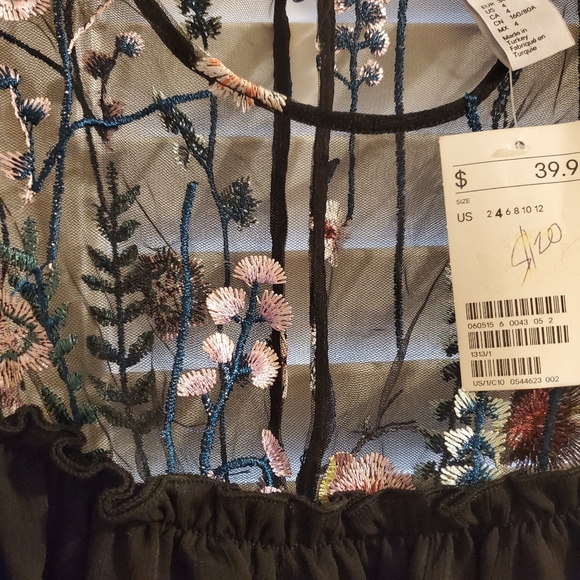 New Embroidered dress by H&M - Picture 5 of 5